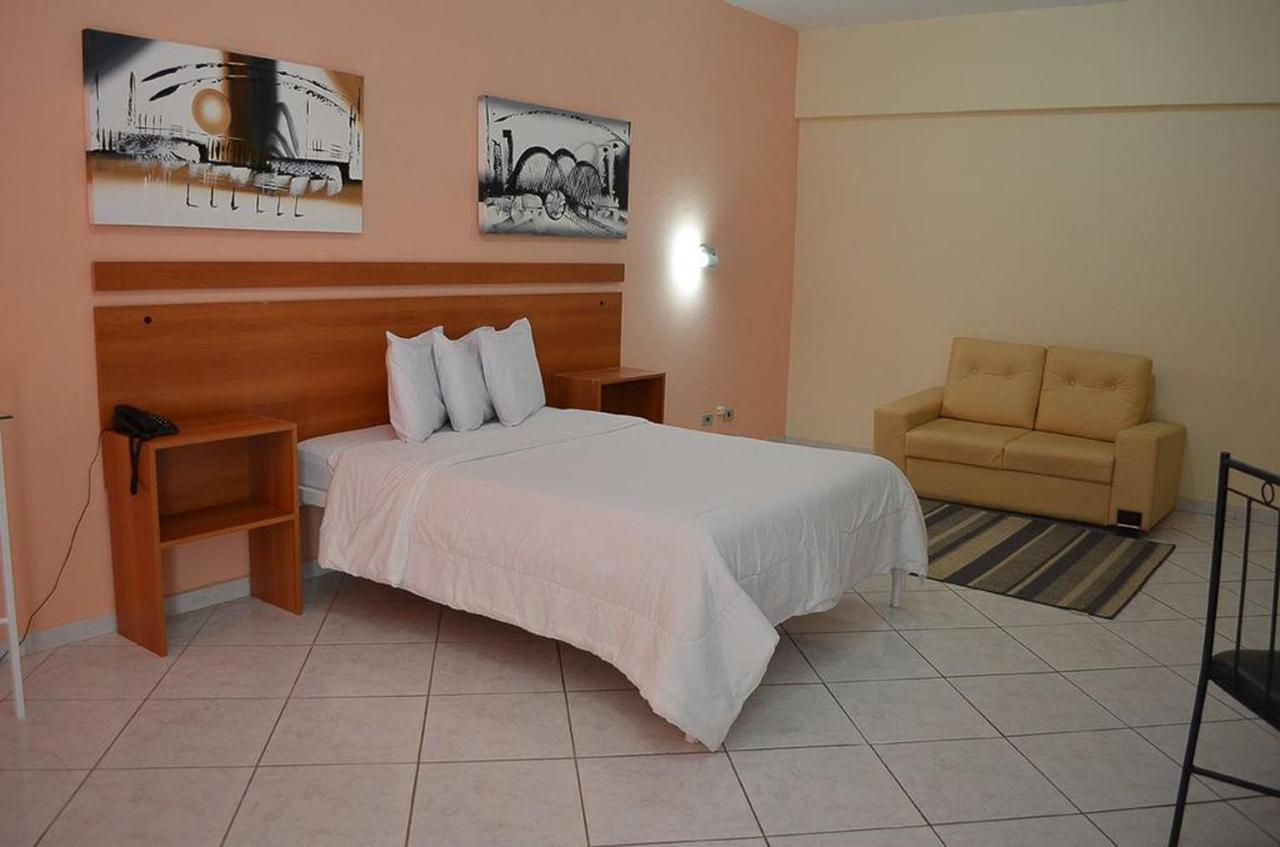 Calabreza Hotel E Restaurante Tres Coracoes Zewnętrze zdjęcie